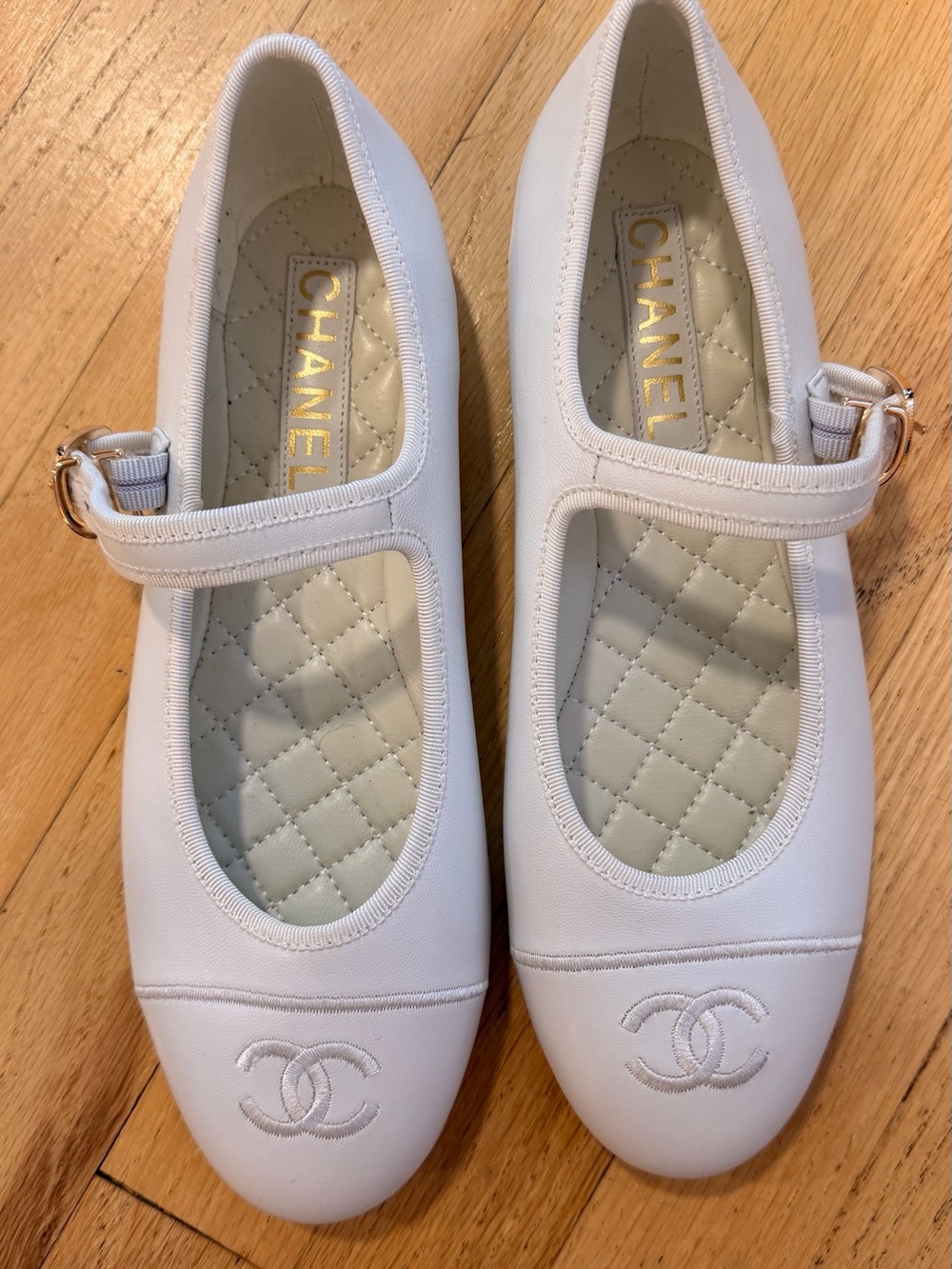 Chanel white Mary Jane ballet flat 41